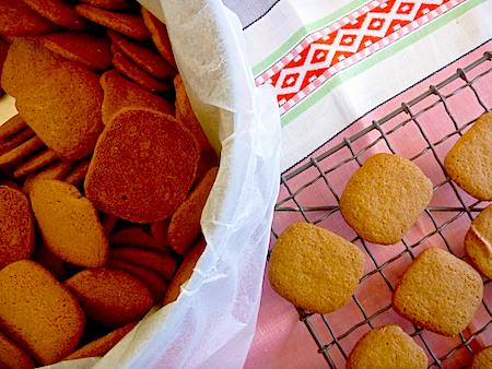 Homemade Swedish ginger thins Home Swedish ginger thins in tin