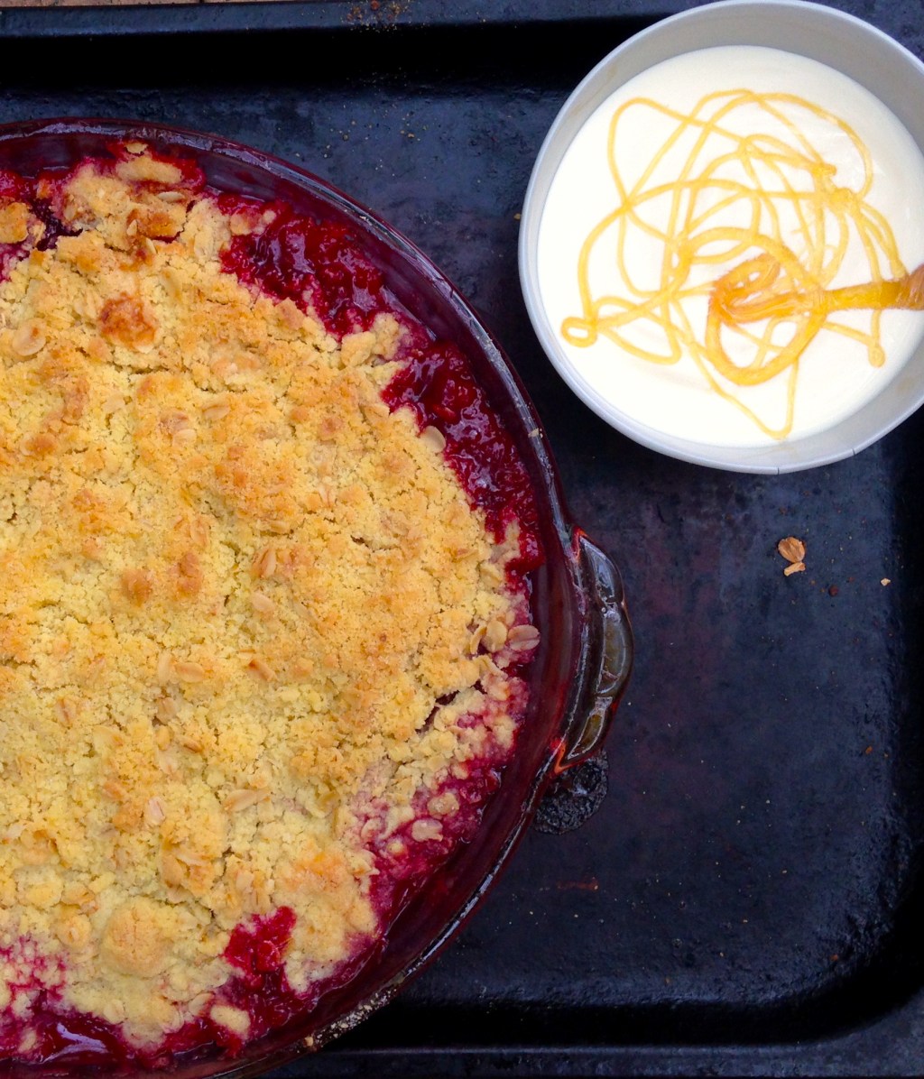 Magical Strawberry and Rhubarb Crumble | Quick and&nbsp;Delicious